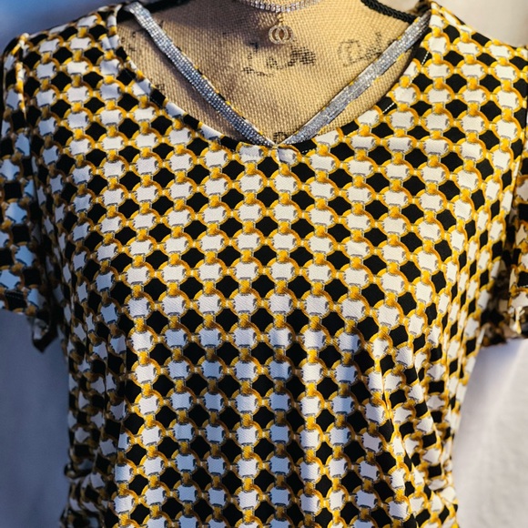 Womens Blouse - Picture 2 of 5